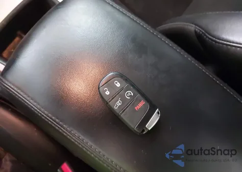 2015 Jeep Grand Cherokee Laredo z USA, uszkodzony, nr VIN 1C4RJFAG4FC730469